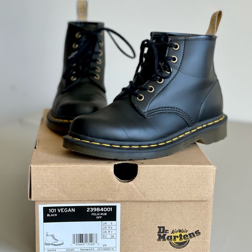 Dr. Martens Vegan 101 Felix Ankle Boots; US Size 7